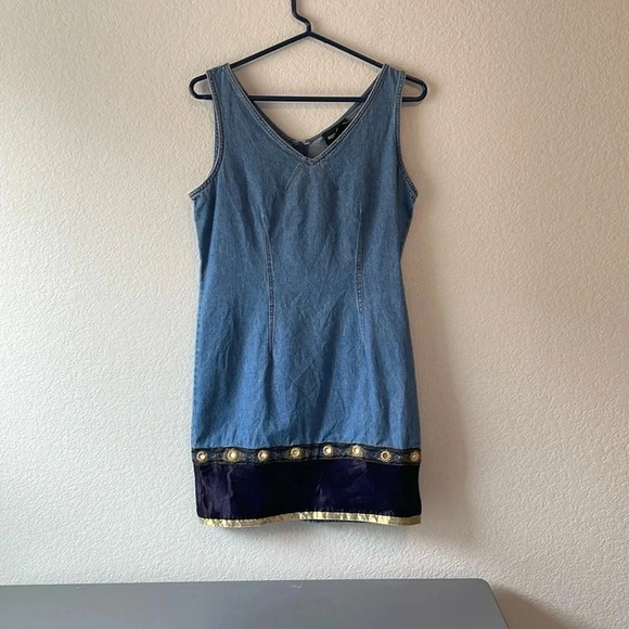 Positive Attitude Dresses & Skirts - Vintage denim dress size 6P